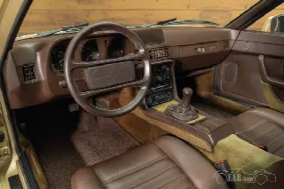 Foto 2 di 10: PORSCHE 924