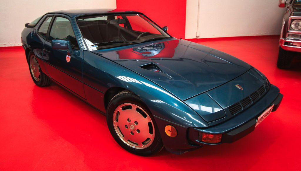 PORSCHE 924