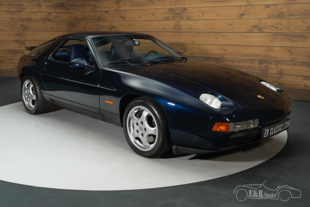PORSCHE 928 GTS  