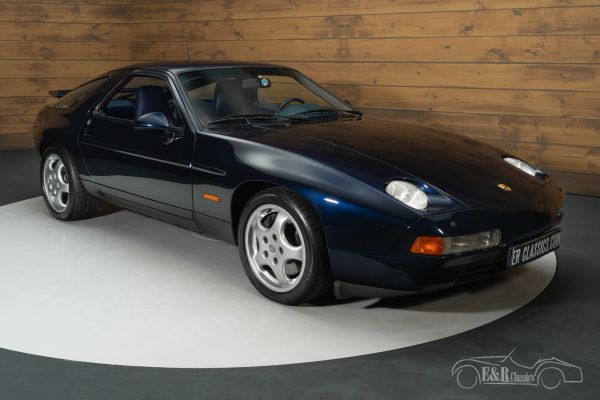 PORSCHE 928 GTS  