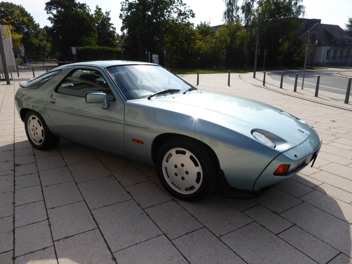 PORSCHE 928 Coupe S 