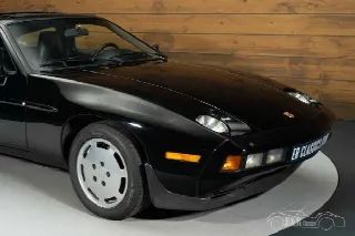 Foto 5 di 10: PORSCHE 928