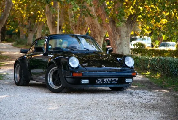 PORSCHE 930 Turbo