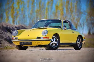 Foto 2 di 78: PORSCHE 911(1963-1973) 2.2L 911T Targa 