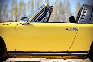 Foto 26 di 78: PORSCHE 911(1963-1973) 2.2L 911T Targa 