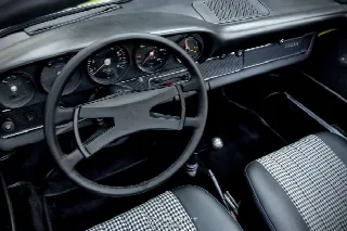 Foto 54 di 78: PORSCHE 911(1963-1973) 2.2L 911T Targa 