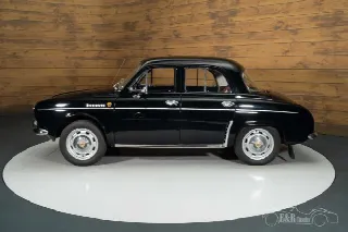 Foto 10 di 10: RENAULT Dauphine
