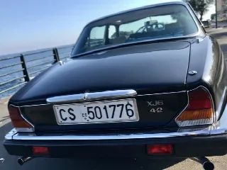 Foto 5 di 12: JAGUAR XJ6(1968-1987) III serie  