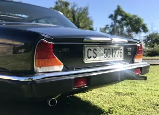 Foto 2 di 12: JAGUAR XJ6(1968-1987) III serie  