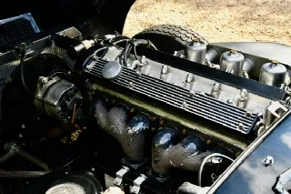 Foto 5 di 6: JAGUAR E-Type SI (1961-1968) Convertible 