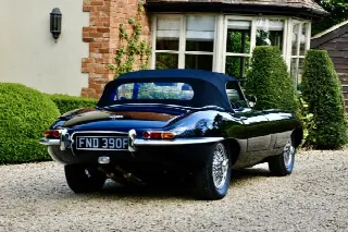 Foto 2 di 6: JAGUAR E-Type SI (1961-1968) Convertible 