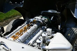 Foto 3 di 8: JAGUAR E-Type SI (1961-1968) Convertible 