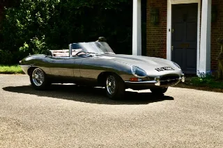 Foto 4 di 8: JAGUAR E-Type SI (1961-1968) Convertible 
