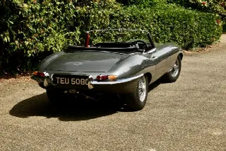 Foto 7 di 8: JAGUAR E-Type SI (1961-1968) Convertible 