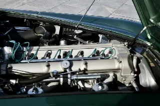 Foto 9 di 9: ASTON MARTIN DB4 Coupe 