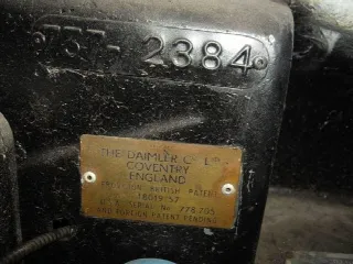 Foto 4 di 7: DAIMLER DartSP250  