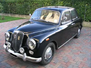 Foto 3 di 4: LANCIA Appia 2° Serie, Guida a destra 