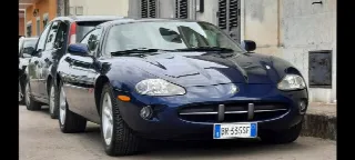 Foto 3 di 6: JAGUAR XK8(1996-) 4.0  