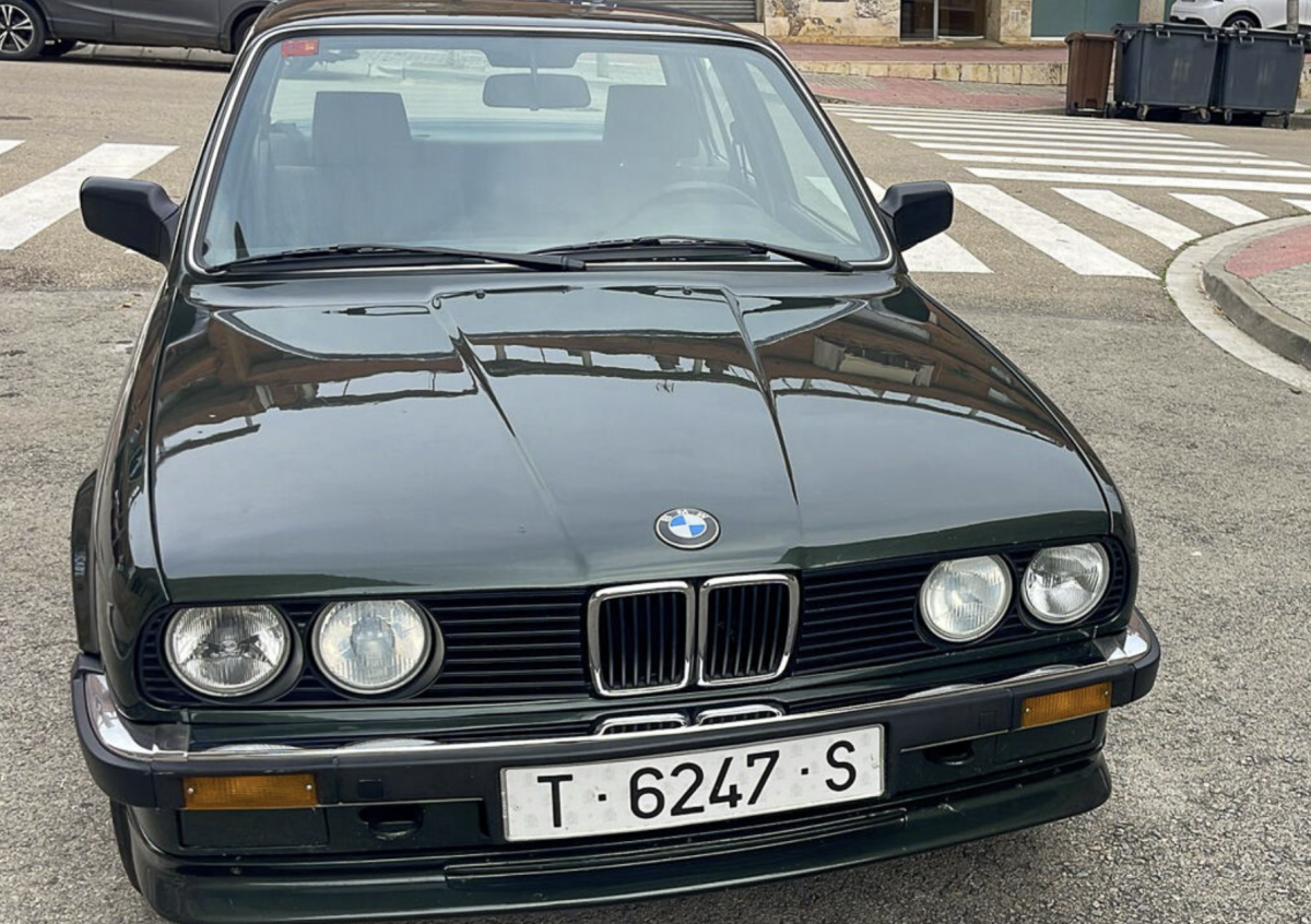 BMW 320   i E30   