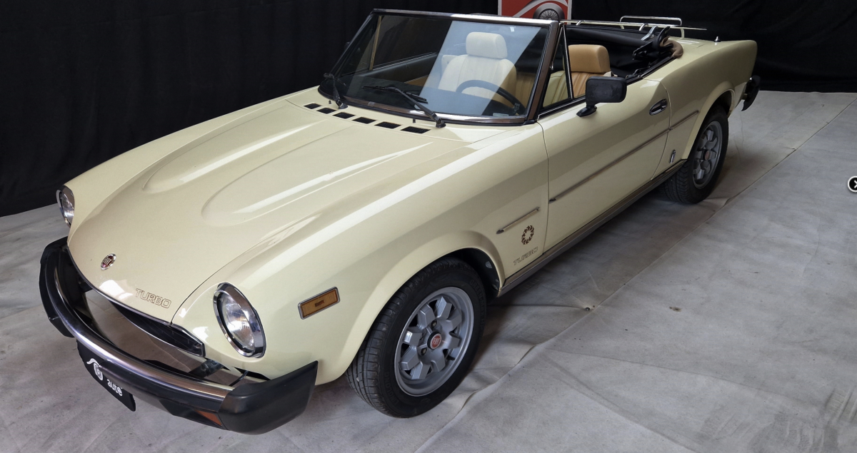 FIAT 124 Turbo  