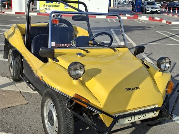 SEAT 600