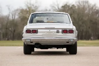 Foto 2 di 6: NISSAN Skyline  