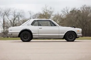 Foto 1 di 6: NISSAN Skyline  