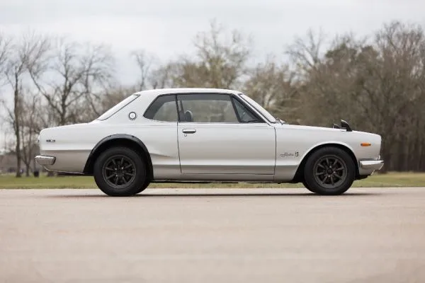 NISSAN Skyline