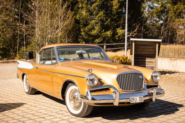STUDEBAKER GoldenHawk Coupe  