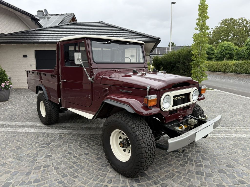 TOYOTA Land Cruiser 105