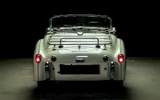 Foto 3 di 7: TRIUMPH TR3A  
