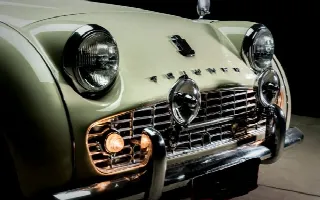 Foto 5 di 7: TRIUMPH TR3A  