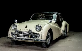 Foto 6 di 7: TRIUMPH TR3A  