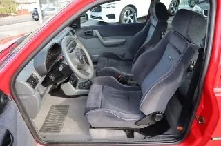 Foto 6 di 8: FORD Fiesta Turbo 