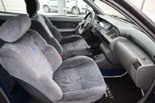 Foto 7 di 9: RENAULT Clio 2.0 WILLIAMS 