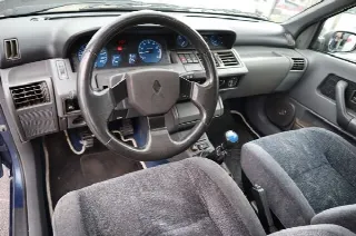 Foto 9 di 9: RENAULT Clio 2.0 WILLIAMS 