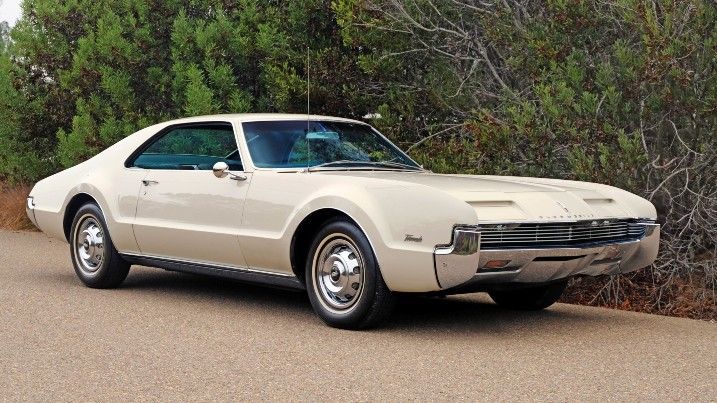 OLDSMOBILE Toronado  