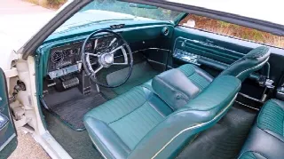 Foto 4 di 6: OLDSMOBILE Toronado  