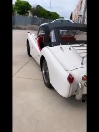 Foto 3 di 4: TRIUMPH TR3  