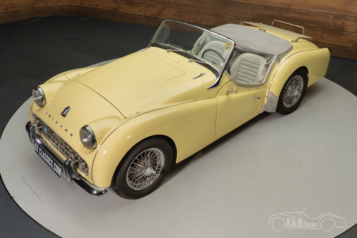 TRIUMPH TR3