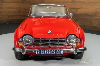 Foto 6 di 10: TRIUMPH TR4