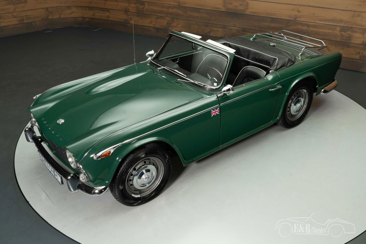 TRIUMPH TR4