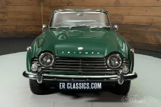 Foto 6 di 10: TRIUMPH TR4