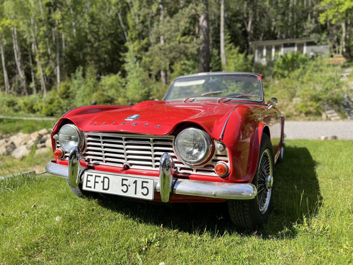 TRIUMPH TR4  