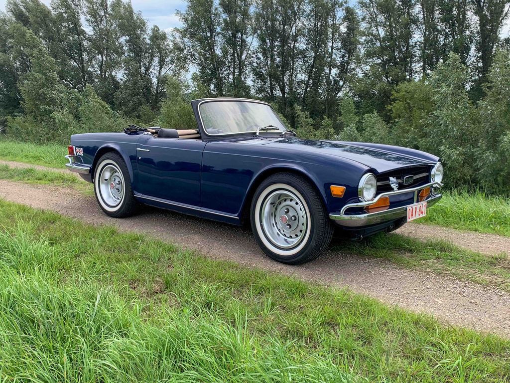 TRIUMPH TR6