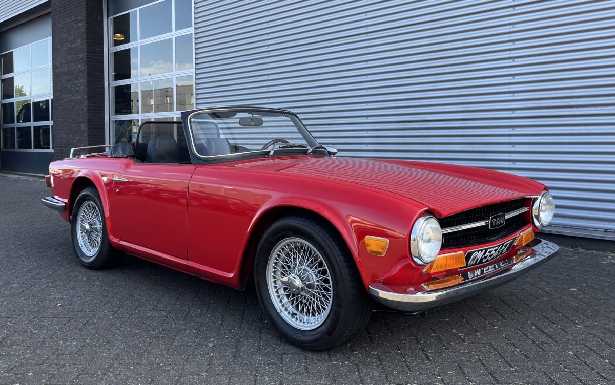 TRIUMPH TR6