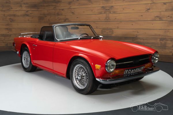 TRIUMPH TR6