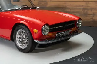 Foto 4 di 10: TRIUMPH TR6