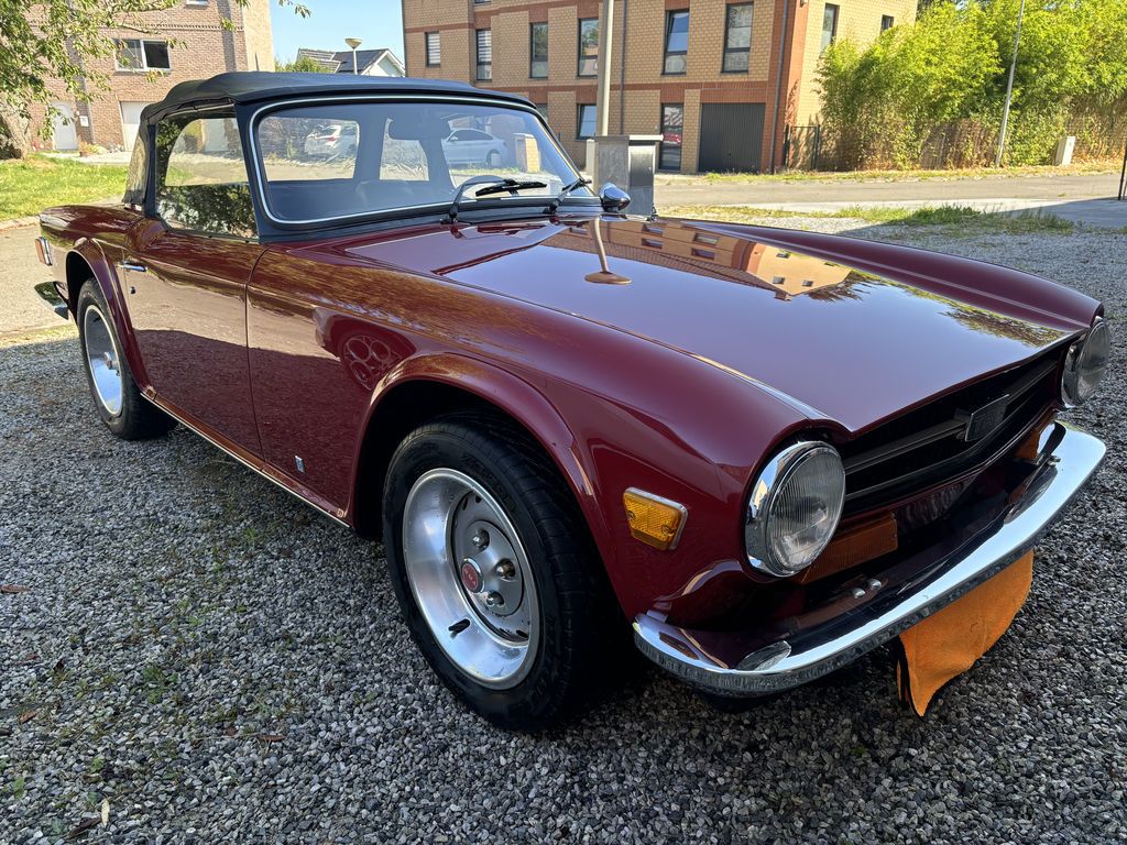 TRIUMPH TR6