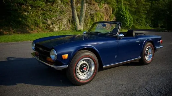 TRIUMPH TR4